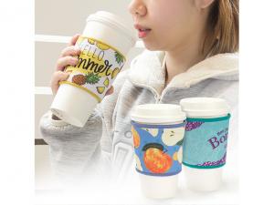 Werbeartikel Wiederverwendbare Kaffeetassenh&uuml;llen aus Neopren (3 mm) - Kundenspezifische farbige N&auml;hte